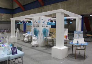 GLOW グロー 新潟 長岡 滝沢印刷 文具館タキザワ ぶんぐマルシェ ぶんマル タキザワ 文房具 ハイブ長岡 プラダン ブース プラダンブース オリジナルブース イベントブース プラスチックダンボール プラダン構造物 構造物